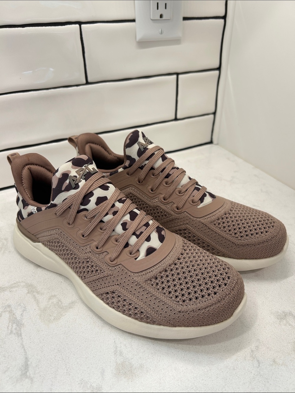 Athletic Propulsion Labs (APL) Techloom Tracer Sneakers Almond Leopard Women’s 7 - Picture 16 of 16